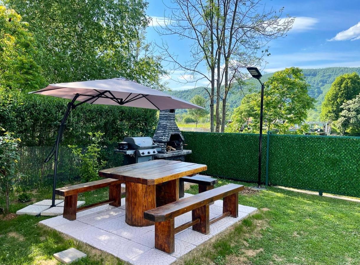 Villa Crystal Racic à Bihać Extérieur photo