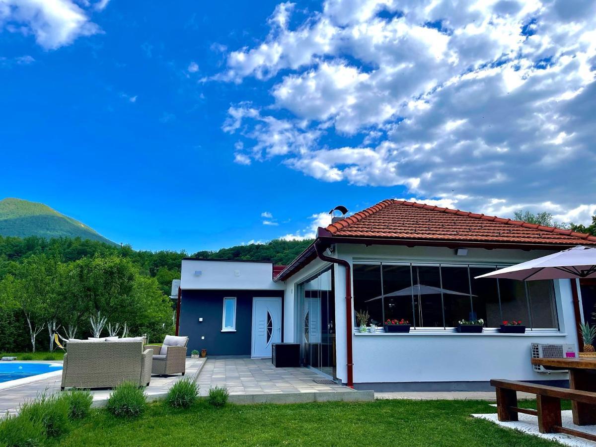 Villa Crystal Racic à Bihać Extérieur photo