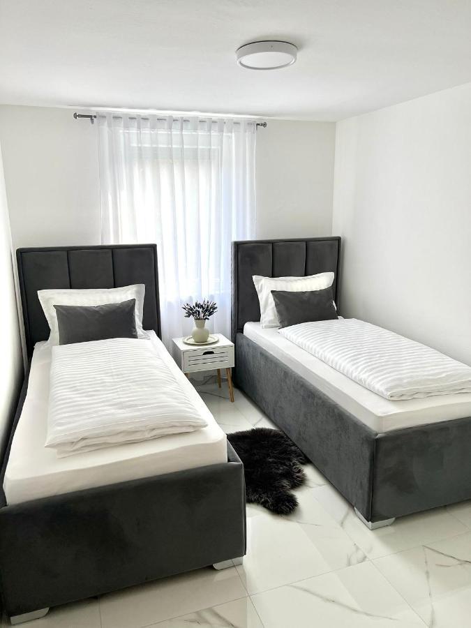 Villa Crystal Racic à Bihać Extérieur photo